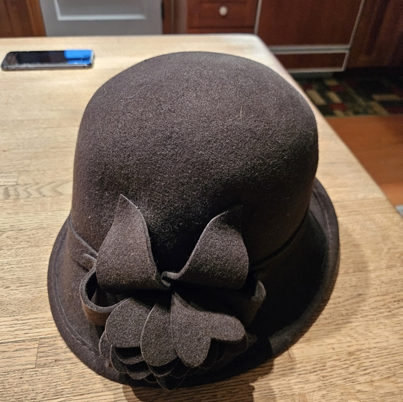 Hat - Picture 2 of 4